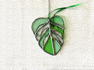 Kathleen Curwen - Green monsterra stained glass leaf